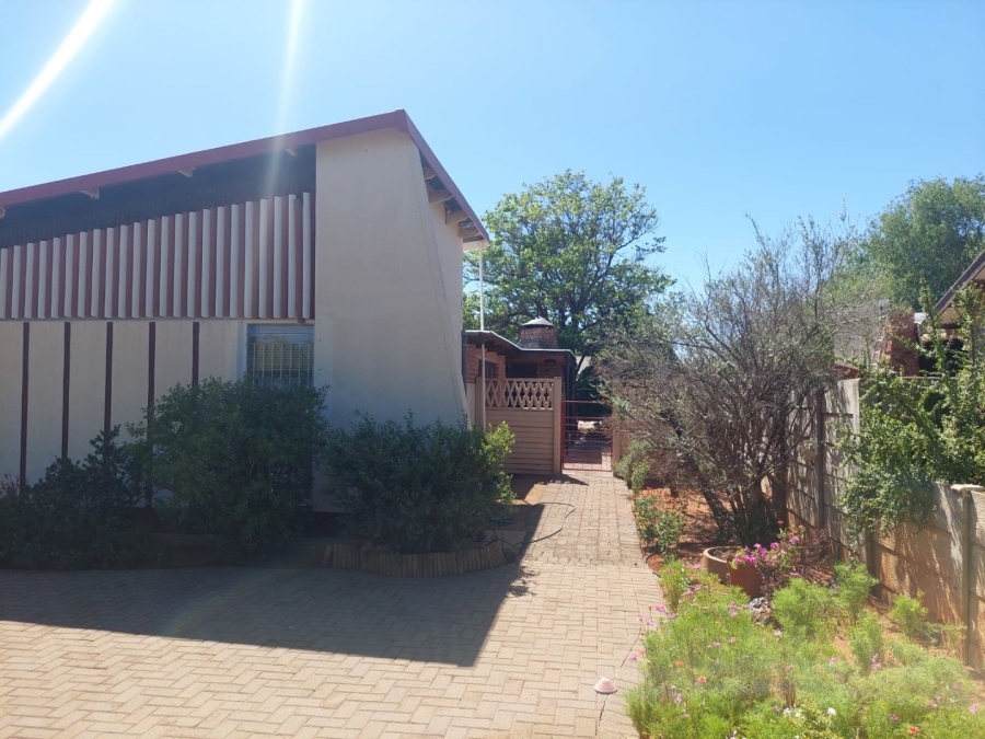 3 Bedroom Property for Sale in Hadison Park Northern Cape